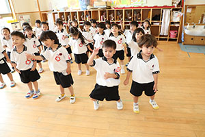 元気いっぱい歌っています♪　A・すみれ・りす