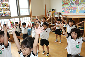 元気いっぱい歌っています♪　A・すみれ・りす