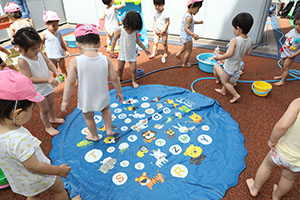 水遊び楽しかったね　ぺんぎん・ひよこ