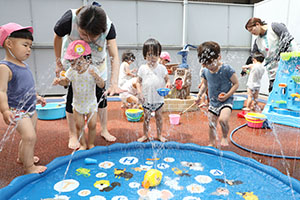 水遊び楽しかったね　ぺんぎん・ひよこ