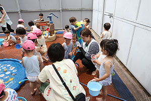 水遊び楽しかったね　ぺんぎん・ひよこ