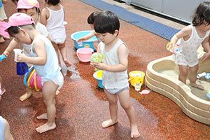 水遊び楽しかったね　ぺんぎん・ひよこ