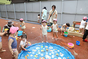 水遊び楽しかったね　ぺんぎん・ひよこ