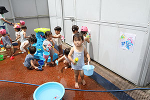 水遊び楽しかったね　ぺんぎん・ひよこ
