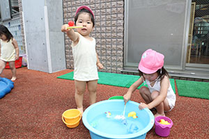 水遊び楽しかったね　ぺんぎん・ひよこ