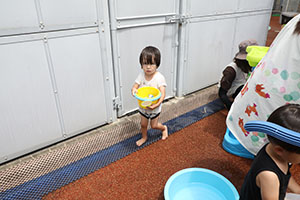 水遊び楽しかったね　ぺんぎん・ひよこ