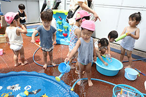 水遊び楽しかったね　ぺんぎん・ひよこ