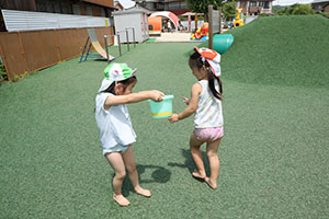 どろんこ遊び　ことり・きりん