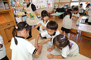 いろみずの不思議　E