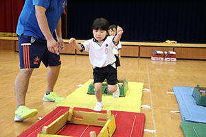 体操教室　ー跳び箱ー　ばら