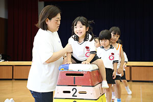 体操教室　ー跳び箱ー　ばら