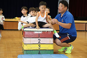 体操教室　ー跳び箱ー　ばら