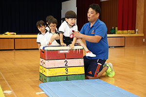 体操教室　ー跳び箱ー　ばら