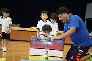 体操教室　ー跳び箱ー　ひまわり