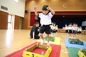 体操教室　ー跳び箱ー　すみれ