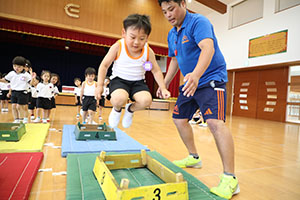 体操教室　ー跳び箱ー　すみれ