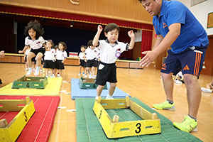 体操教室　ー跳び箱ー　すみれ