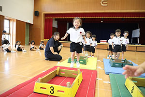 体操教室　ー跳び箱ー　すみれ