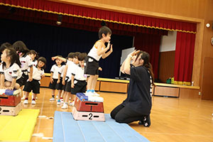 体操教室　ー跳び箱ー　すみれ