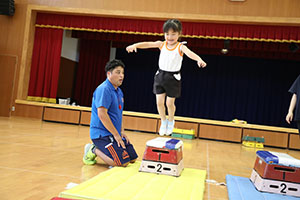 体操教室　ー跳び箱ー　すみれ