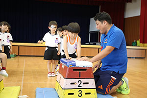 体操教室　ー跳び箱ー　すみれ