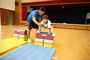 体操教室　ー跳び箱ー　すみれ