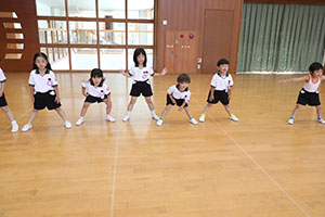体操教室　ー跳び箱ー　すみれ