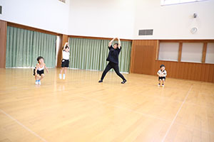 体操教室　ー跳び箱ー　すみれ