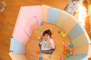 ボール遊び楽しかったね　ことり