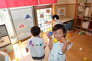 ボール遊び楽しかったね　ことり