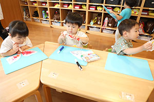 七夕の制作　ー滲み絵楽しかったねー　ぺんぎん・あひる