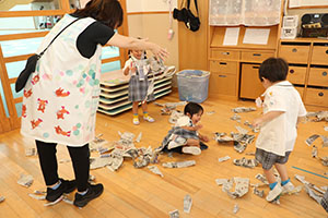 新聞紙遊び 　うさぎ