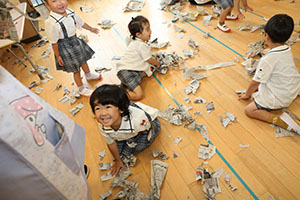 新聞紙遊び 　うさぎ