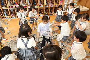 新聞紙遊び 　うさぎ