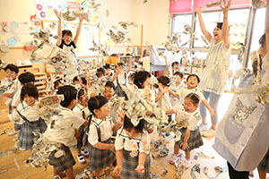 新聞紙遊び 　うさぎ