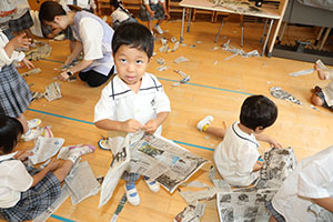 新聞紙遊び 　うさぎ