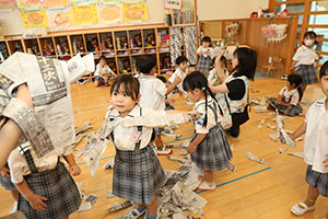 新聞紙遊び 　うさぎ