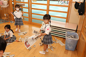 新聞紙遊び 　うさぎ