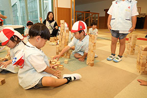 積み木で遊びました　りす