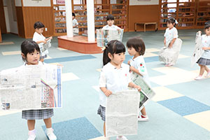 エンゼルドームで新聞紙×かけっこ　ことり
