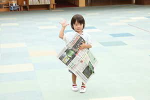 エンゼルドームで新聞紙×かけっこ　ことり