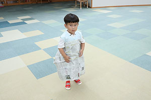 エンゼルドームで新聞紙×かけっこ　ことり