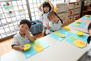 パイナップルの制作　たんぽぽ