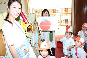 『絵本の広場』で読み聞かせ　きりん