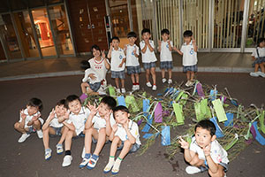 短冊に願いを込めて・・・☆彡　年長組