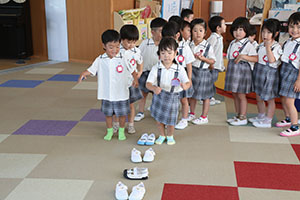 上靴を使ったリズム遊び　ばら