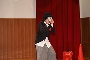 6月生まれの誕生会　大道芸ショー　全園児　NO.2