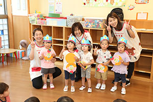 6月生まれの誕生会　大道芸ショー　全園児　NO.2