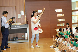 6月生まれの誕生会　大道芸ショー　全園児　NO.1