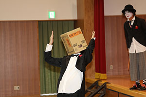 6月生まれの誕生会　大道芸ショー　全園児　NO.1